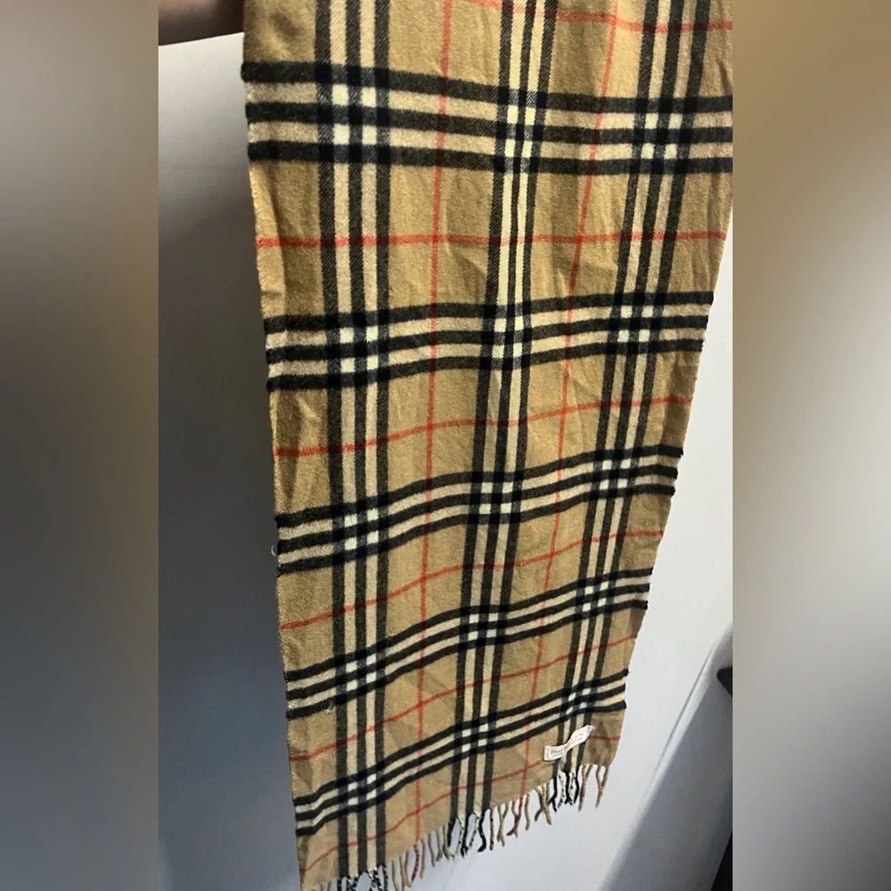 Preloved Vintage Burberrys (old name for Burberry) Scarf unisex - Picture 7 of 9